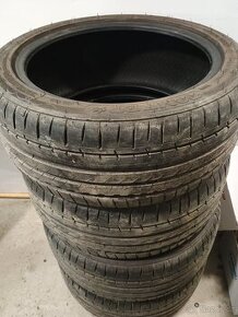 225/45 R17 Tomket