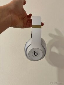 Beats Studio3 over-ear bluetooth