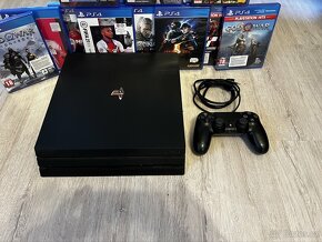 PS4 PRO 1TB GAMMA, 2x ovladač + 11x hra (GTA5, GT7, GOW Rag)