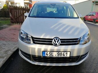 VW Sharan 2.0TDi DSG 130 kw rok 2013 7 míst