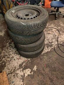 Zimní pneumatiky 195/65 R15 + plechové disky 5x112