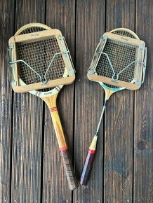 stará retro tenisová a squashová raketa DUNLOP