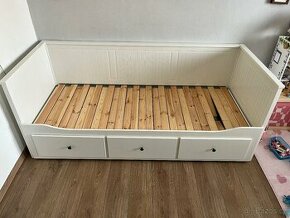 Postel IKEA hemnes