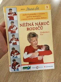 Něžná náruč rodičů