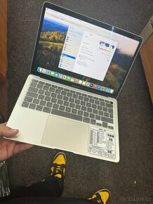 Apple Macbook Air 2020 - 1