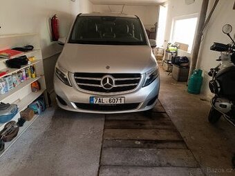 Mercedes V první majitel.