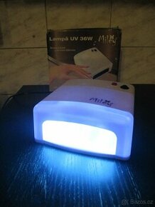 UV lampa na nehty