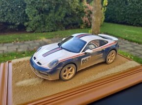 1/18 Norev Porsche 911 Dakar & Atlantic Desert Road Diorama