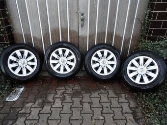 Komplet Zimní Sada Pirelli+ Poklice 215/65/17ET 38 5X112