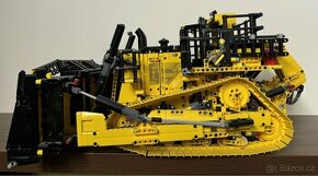 LEGO Technic 42131 Buldozer Cat D11