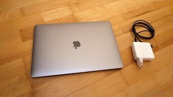 Apple MacBook Pro 15“ CZ A1990 i7 2,6GHz 16GB RAM 250GB disk