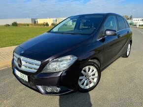 MERCEDES-BENZ B180 CDI //2014 168.000 KM NAVI KAMERA TAŽNÉ