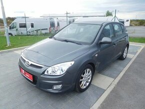 Hyundai i30 1.6 CRDi Style, 85 kW, Aut. Klima - 1