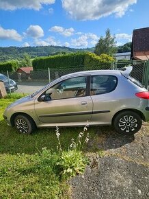 Prodám Peugeot 206 1.1 i benzín cena 23000 Kč níská sp. - 1