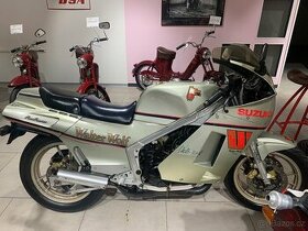 2 kusy Suzuki RG 400