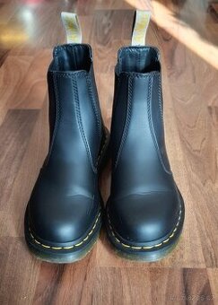 Prodám dámské boty Dr. Martens Chelsea, černá