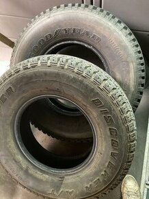 2x 235/85R16 1xGoodYear a 1xCooper