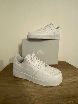 Nike Air Force 1”07