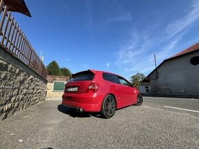 Honda Civic EP3 TypeR s rámem