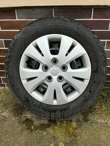 Zimní pneu Nokian vel. 15 (195/65 R15) 4ks + originál poklic - 1