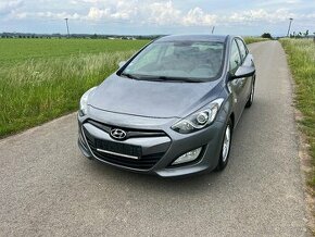 ► HYUNDAI i30 1.4 73KW FIFA WORLD CUP LED-VÝHŘEV