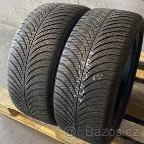 Zimní pneu 215/45 R18 93V Goodyear 5,5mm