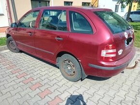 ŠKODA FABIA kombi červená metalíza, BENZIN, tažné zařízení