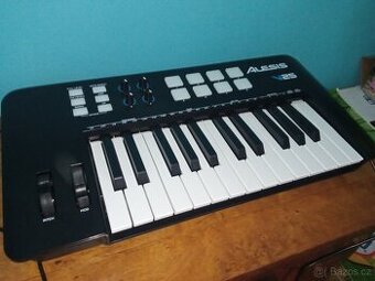 Midi klávesy Alesis V25