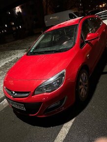 Opel Astra J 2.0cdti 121kw active Rok 2013