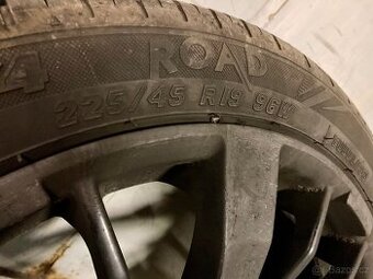 225/45 R19 letní pneu - 1