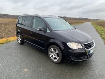 Volkswagen Touran 2,0TDI 103kw, klima, tažné