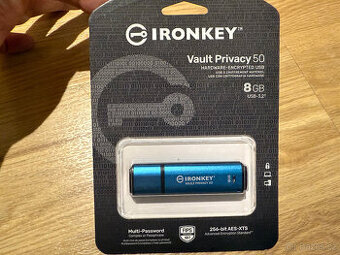 Kingston IronKey Vault Privacy 50 8GB / 256-bit AES-XTS FIPS