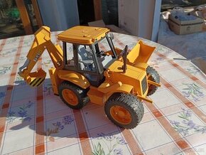 BRUDER 2428 Traktor JCB s nakladačem a bagrem