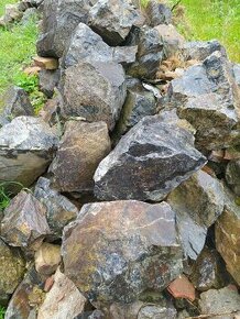 kameny na skalku