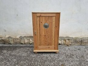 STARÁ POTRAVINKA PO RENOVACI - HLOUBKA 28 cm