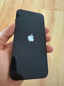 Prodám iPhone 13 – 128 GB, skvělý stav, rok a půl záruka