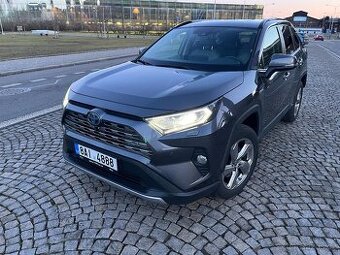 Toyota RAV4 HYBRID, 2020, 62t km, odpočet DPH