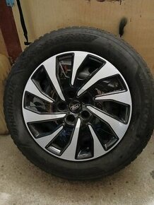 Originál kola Ford 215/60 R16 na zimních pneu Hankook