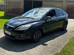 Ford Focus 1.6i 74kw, r.2010, STK, klima, servisní kniha