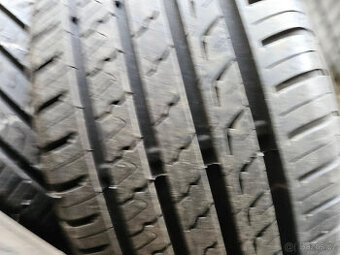 215/50R17 91Y Bravuris 5HM BARUM