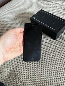 iPhone 7, 32GB černý lesk