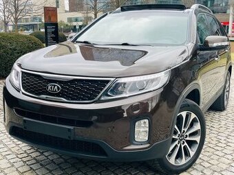 Kia Sorento 2.2CRDi 4x4 AUT KAMERA VÝHŘEV TAŽNÉ SERVISKA TOP