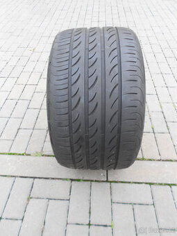 1x Pirelli P Zero 325/25/20 vzorek 5,5 mm