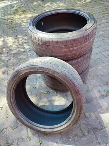 Letní pneu 235/40 R19