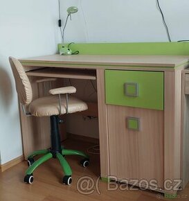 Dětský psací stůl a židle