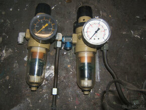Regulátor tlaku vzduchu a odlučováč