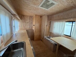 Peugeot J5 TINY House