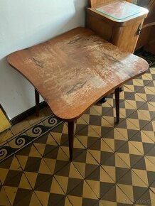 Starožitný konferenční stolek - 1