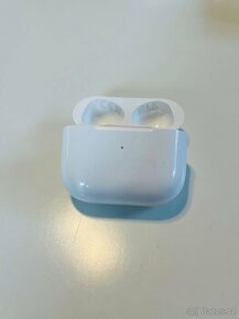 Prodám - Apple AirPods náhradní dobíjecí  pouzdro (3.g - 1