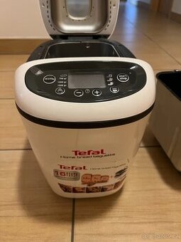 Pekárna Tefal PF610138